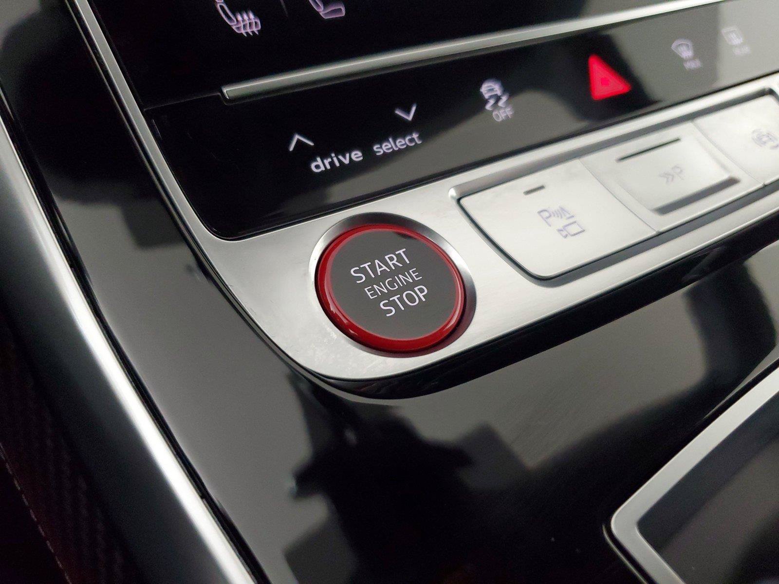 Used 2026 Audi SQ8 Prestige AWD/4WD image 32