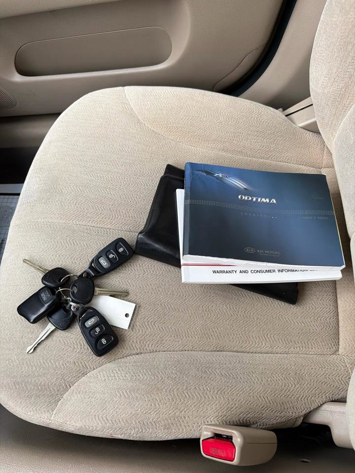 Used 2008 Kia Optima LX image 18