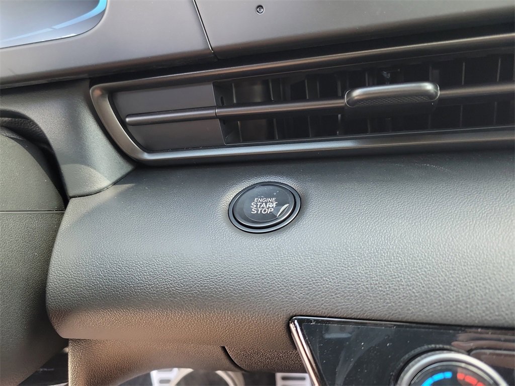 Used 2025 Hyundai Elantra Sport image 23