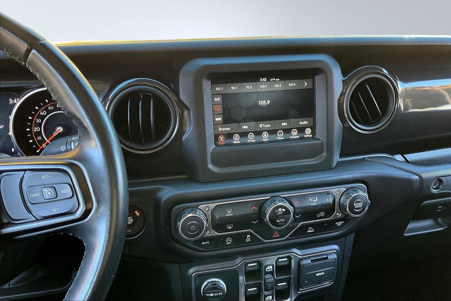 Used 2022 Jeep Gladiator Sport image 6