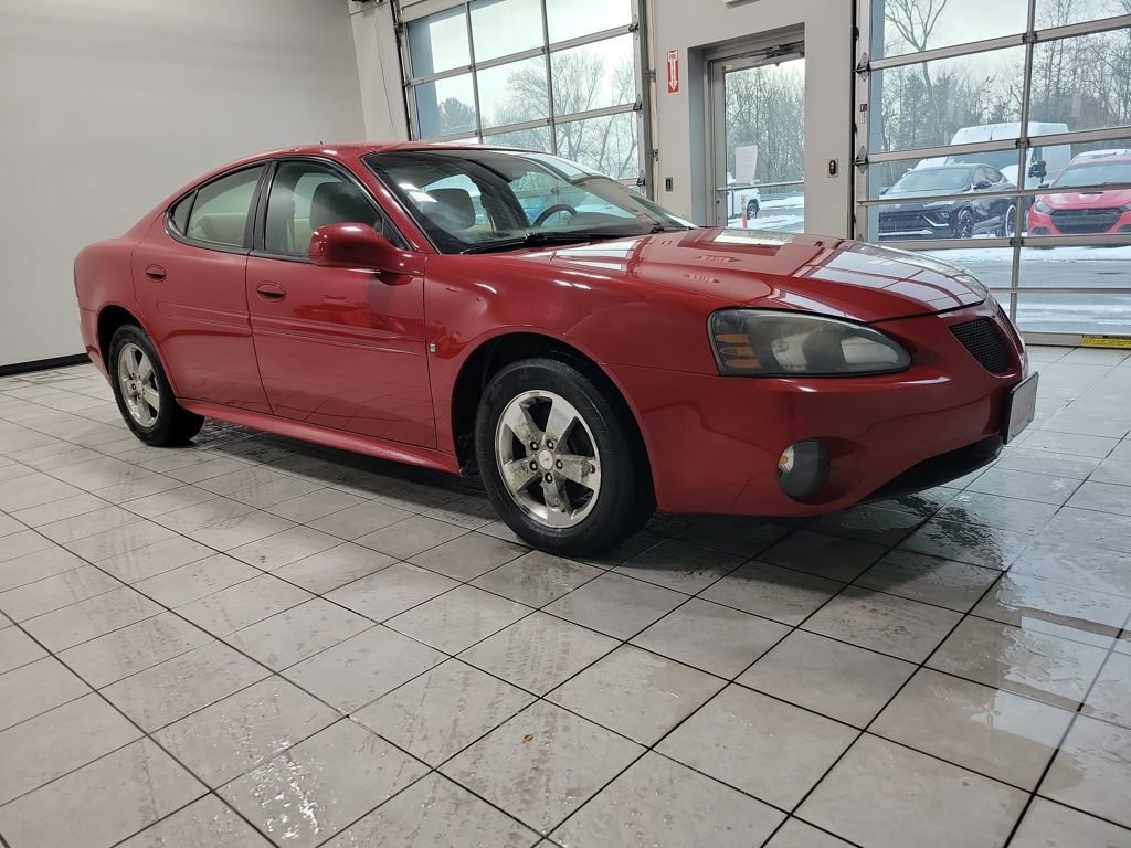 Used 2008 Pontiac Grand Prix image 3