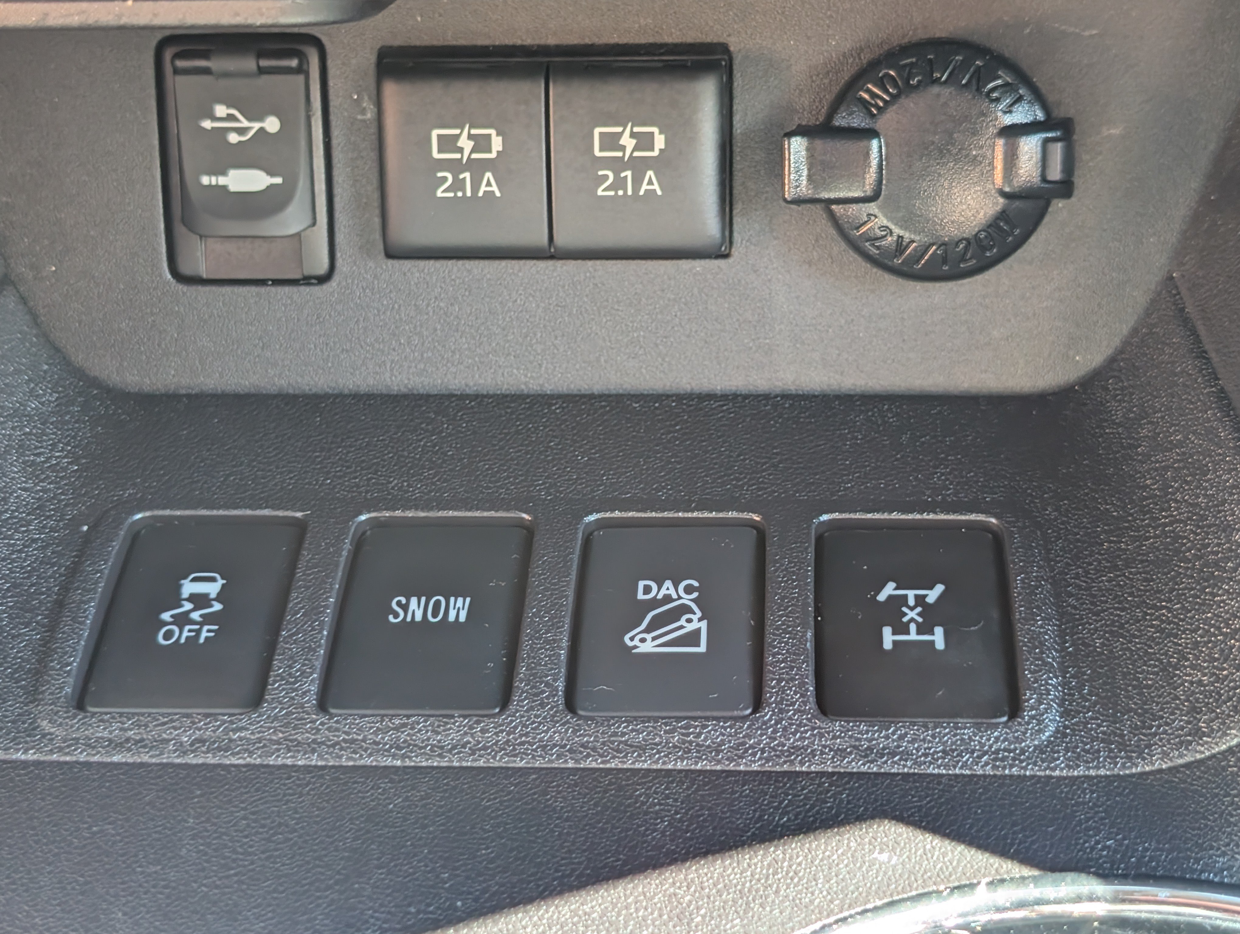 Used 2017 Toyota Highlander Limited Platinum w/ Carpet Mat Package AWD/4WD image 28