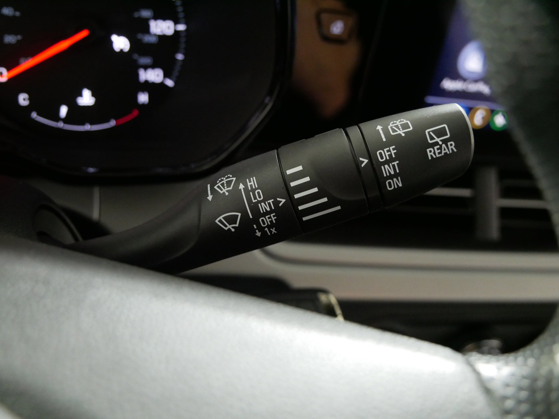 Used 2025 Chevrolet Trax LS w/ LS Convenience Package FWD image 31