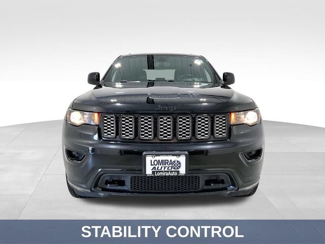 Used 2020 Jeep Grand Cherokee Altitude AWD/4WD image 3