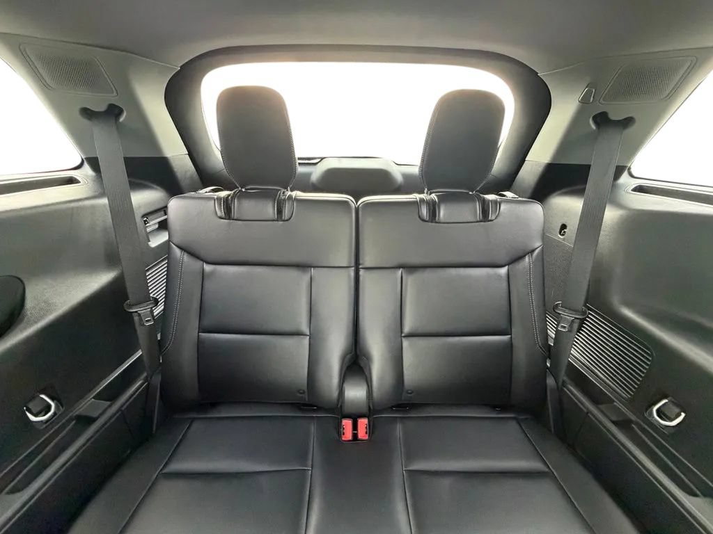 Used 2024 Ford Explorer Limited AWD/4WD image 32