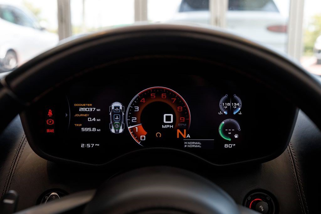 Used 2019 McLaren 570S Spider RWD image 17
