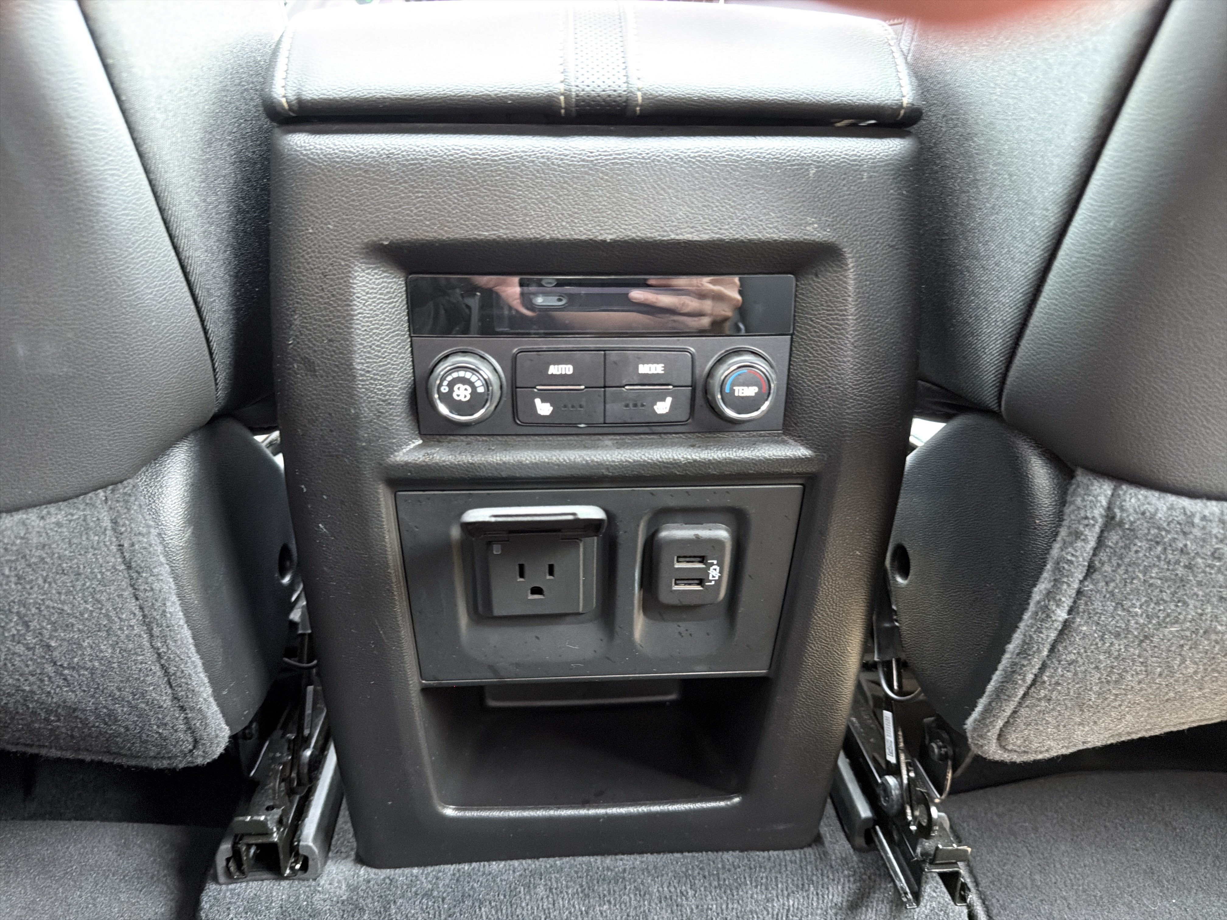 Used 2023 Chevrolet Traverse Premier AWD/4WD image 29