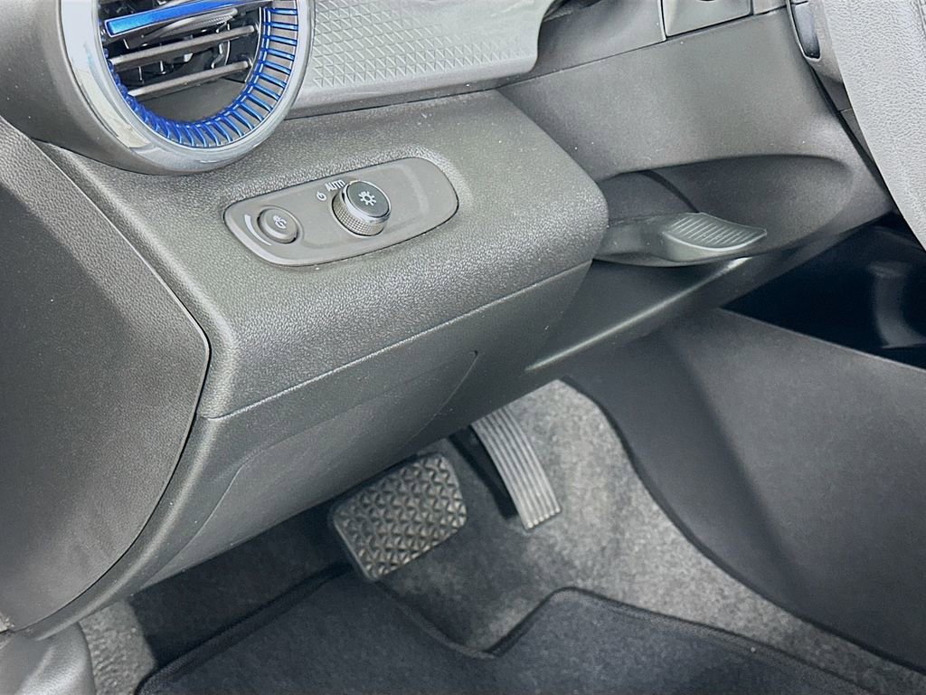 Used 2024 Chevrolet Trax LT image 10