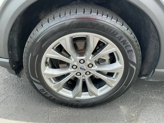 Used 2022 Ford Explorer Limited w/ Equipment Group 301A AWD/4WD image 12