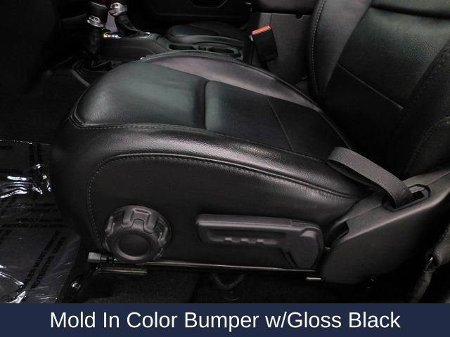 Used 2023 Jeep Wrangler Altitude image 30