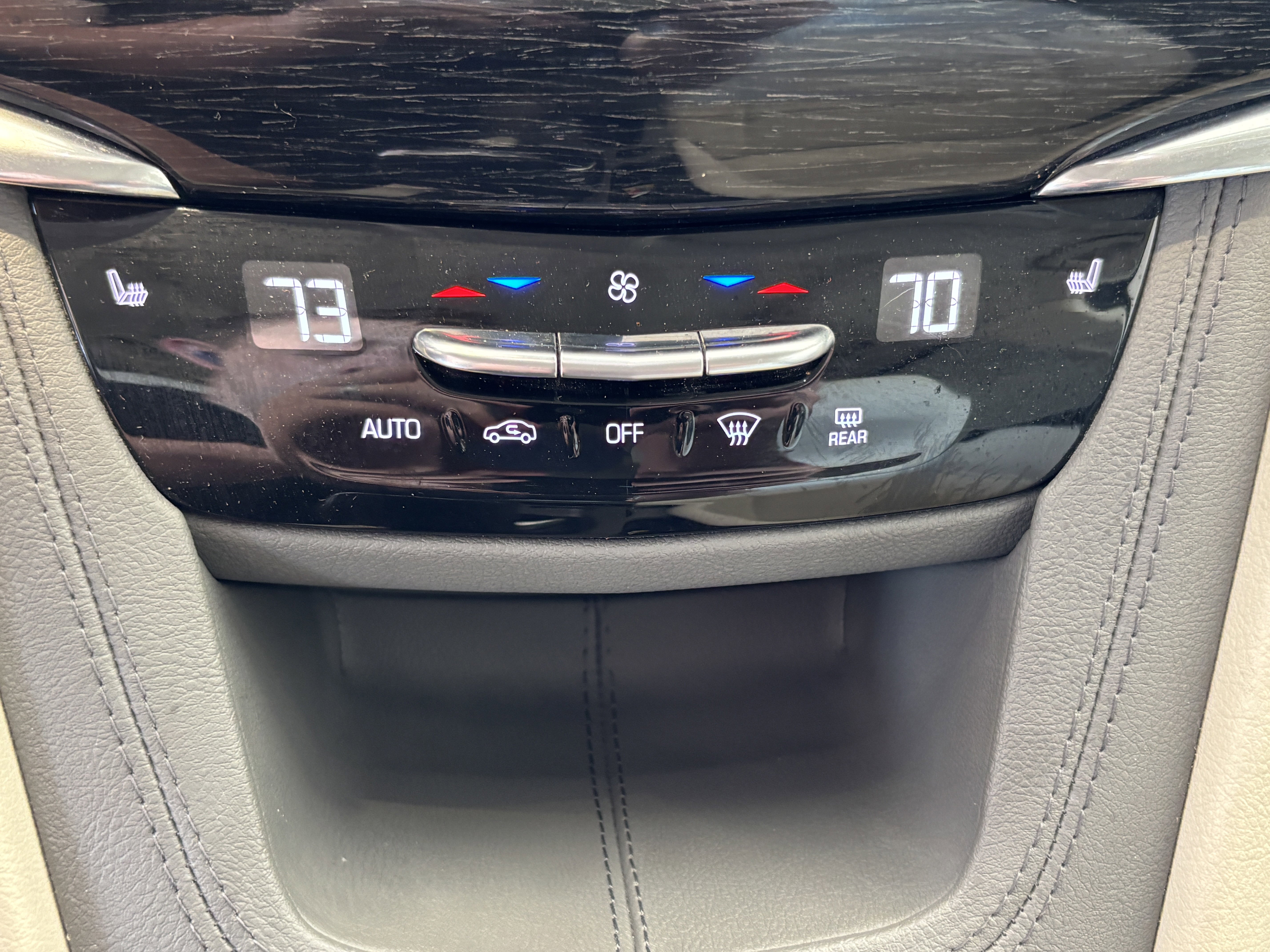 Used 2021 Cadillac XT6 Premium Luxury w/ LPO, Floor Liner Package AWD/4WD image 14