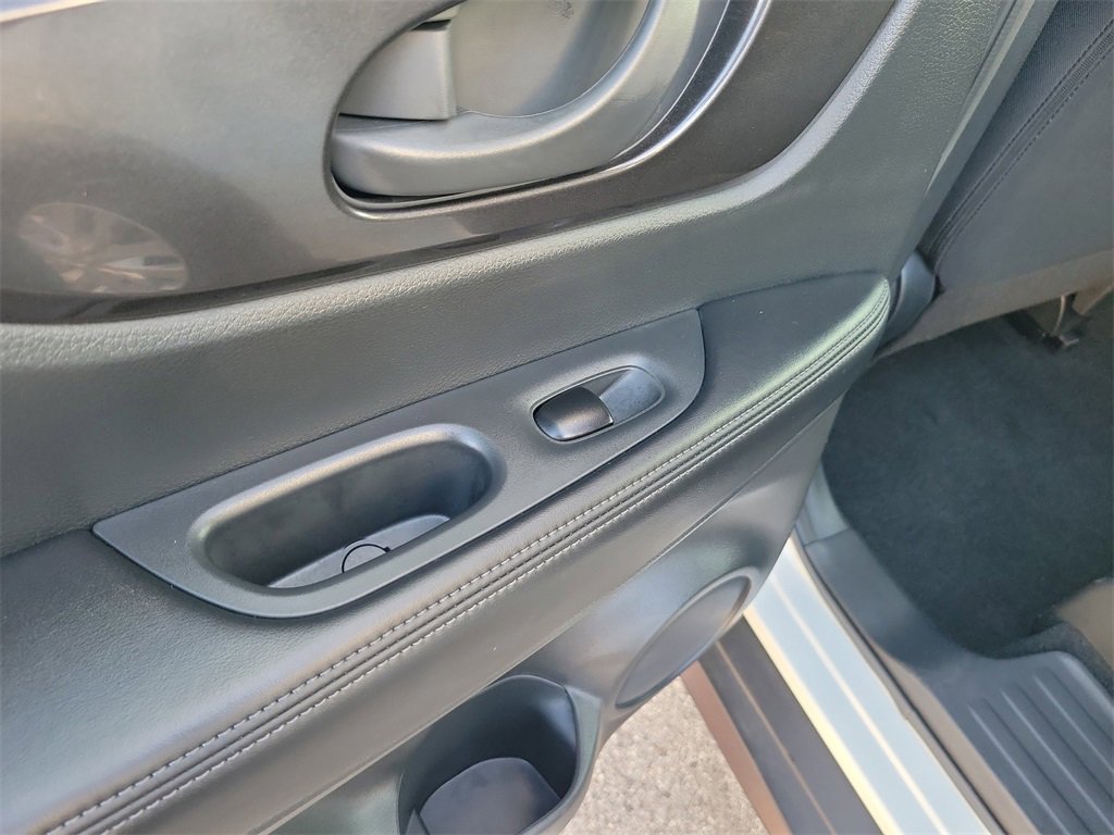 Certified 2020 Nissan Rogue S image 12