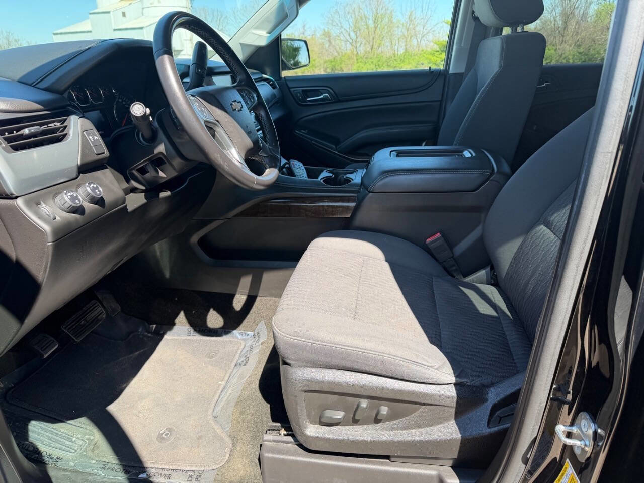 Used 2017 Chevrolet Suburban LS image 14