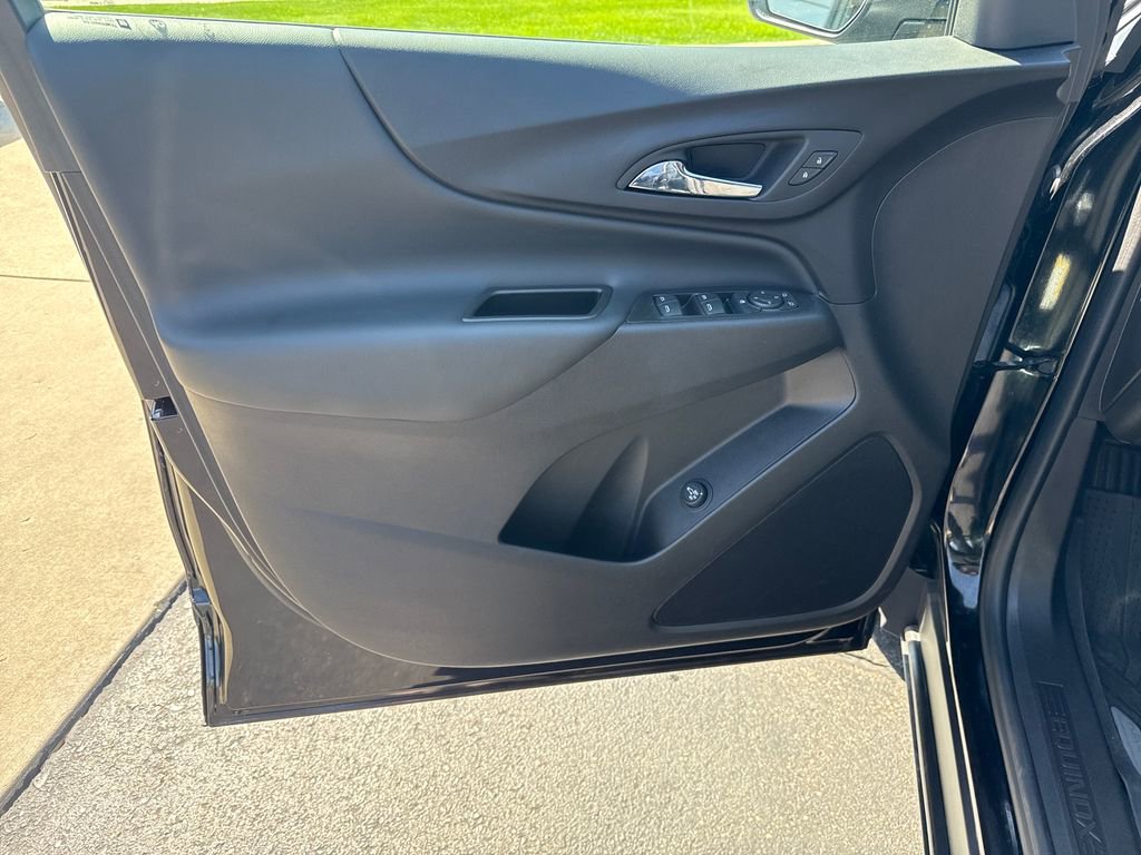 Certified 2024 Chevrolet Equinox LT w/ LPO, Floor Liner Package AWD/4WD image 22