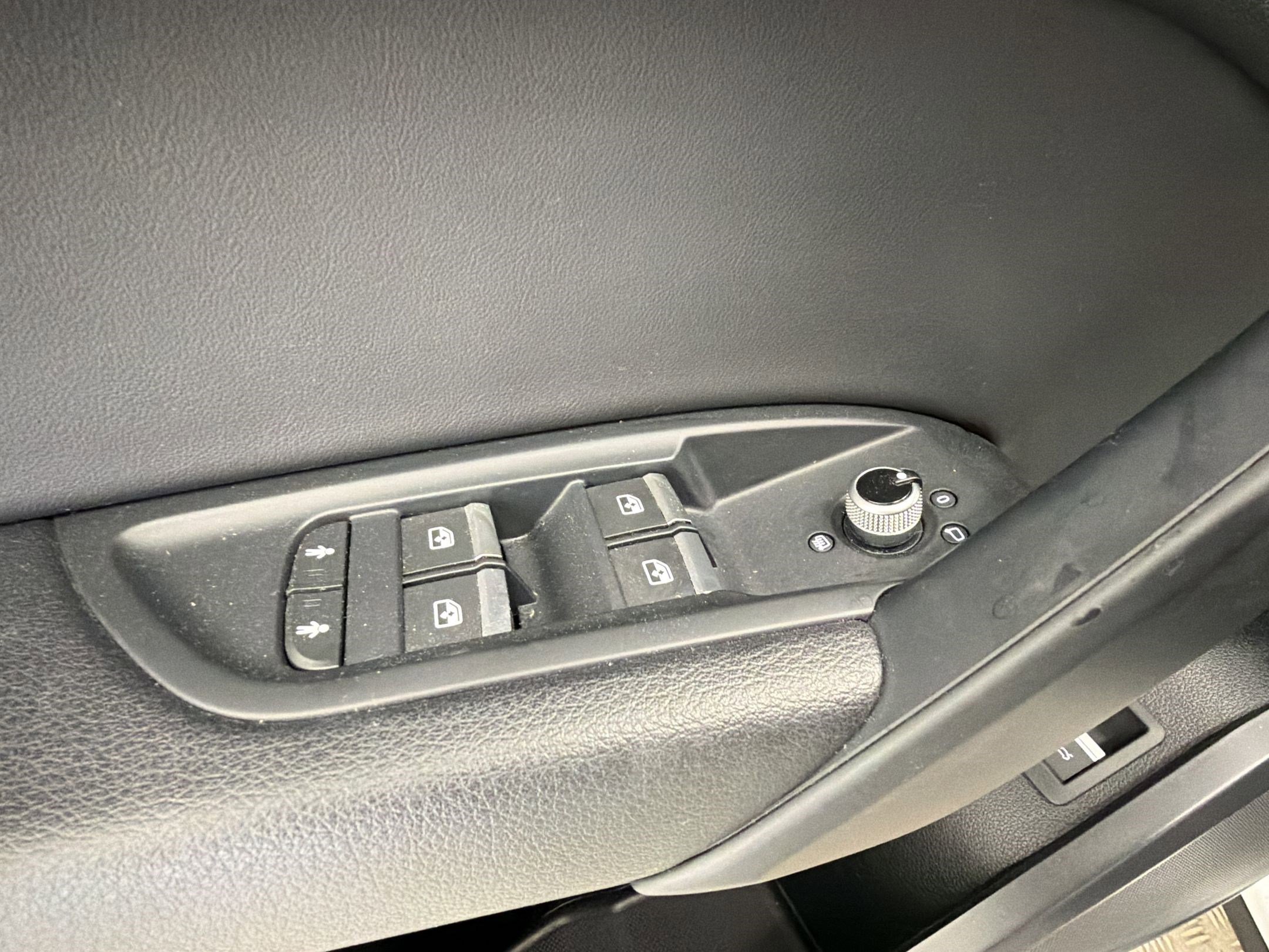 Used 2021 Audi Q5 Premium image 12