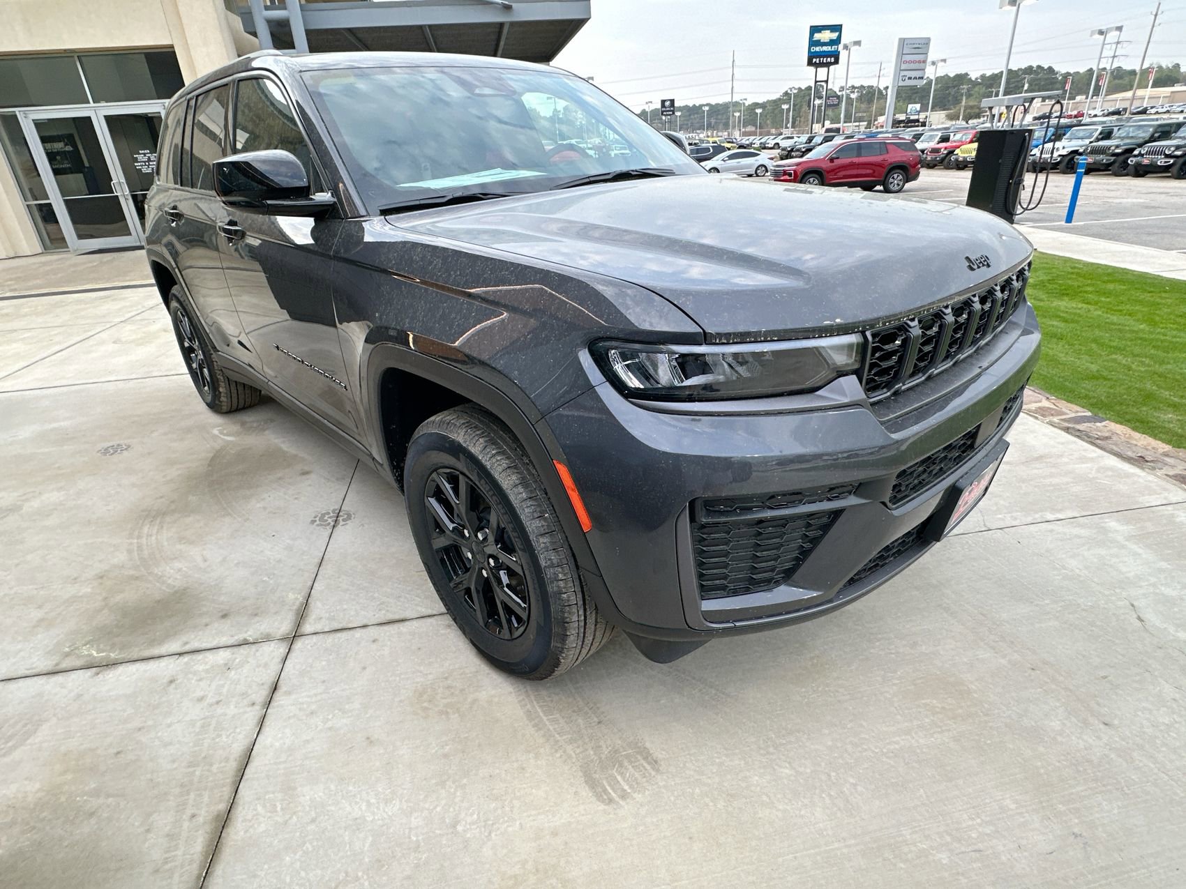 New 2026 Jeep Grand Cherokee Altitude AWD/4WD image 2