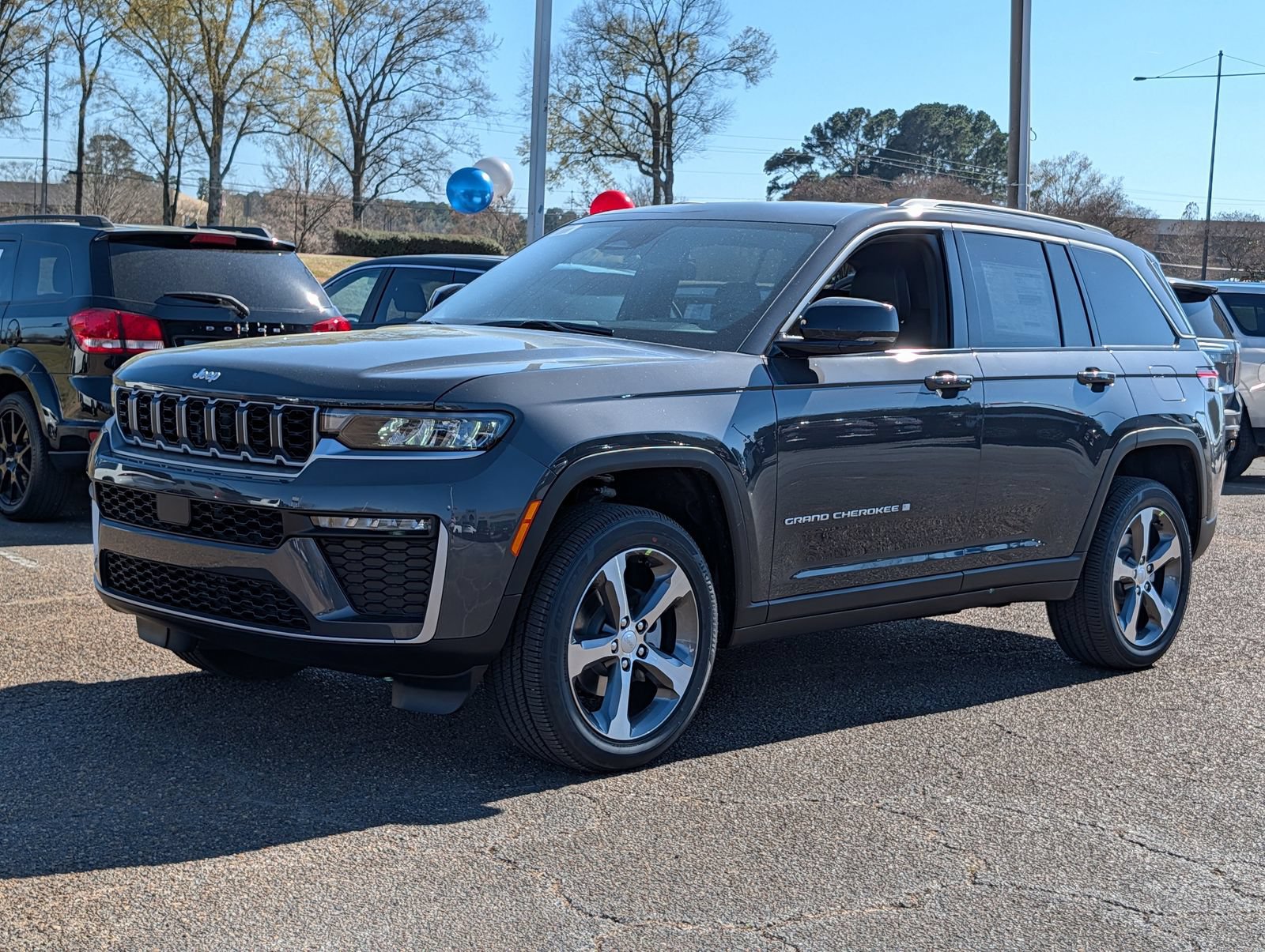 New 2026 Jeep Grand Cherokee Limited AWD/4WD image 1