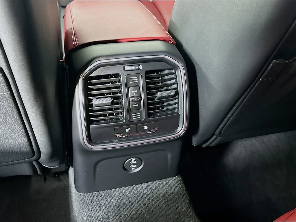 Certified 2026 Porsche Macan image 26