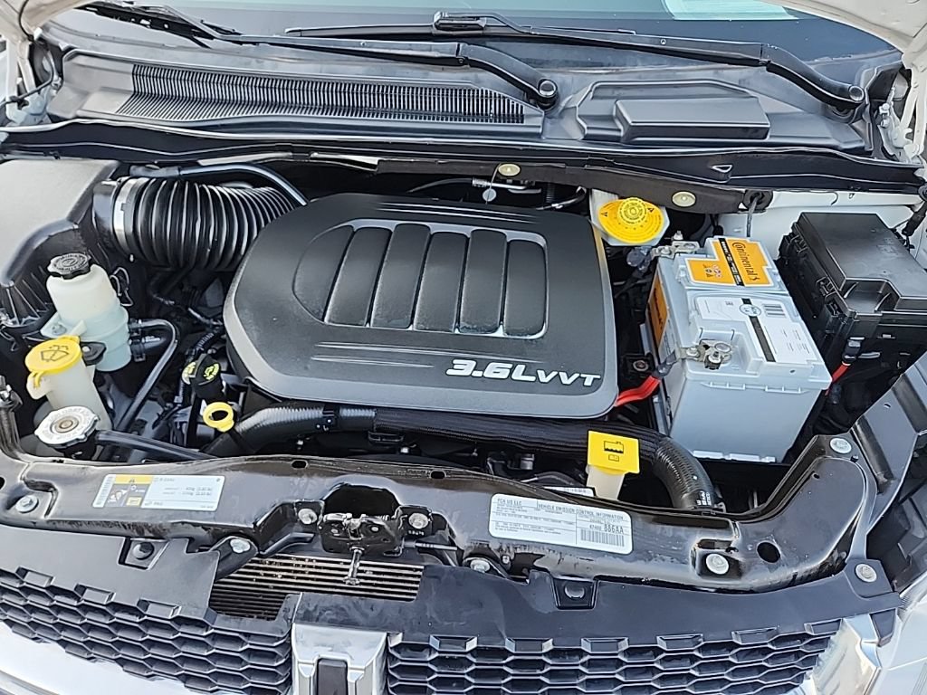 Used 2017 Dodge Grand Caravan SXT FWD image 11