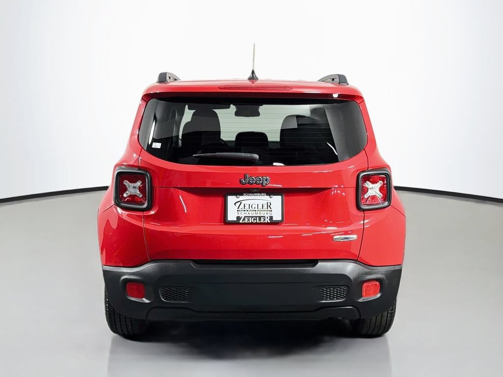 Used 2015 Jeep Renegade Latitude w/ Cold Weather Group II FWD image 6
