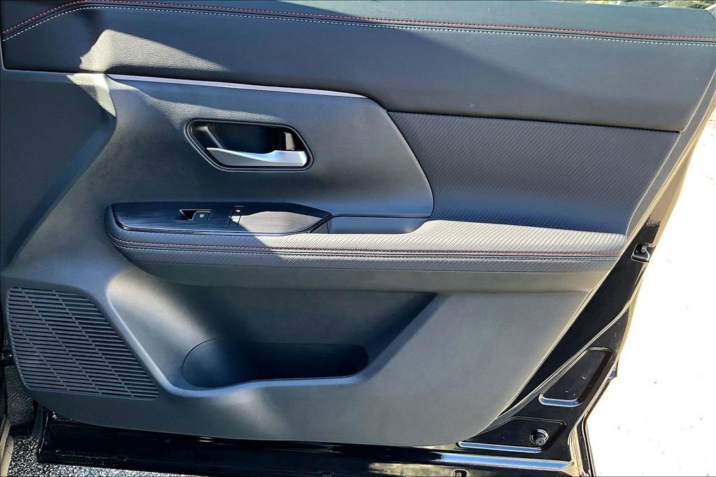 Used 2025 Nissan Kicks SR image 20