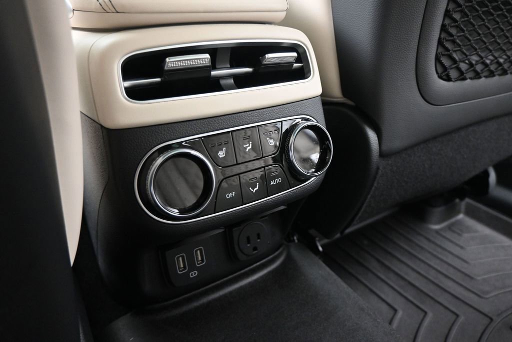 Used 2025 Genesis GV70 3.5T Sport w/ Sport Prestige Package AWD/4WD image 17