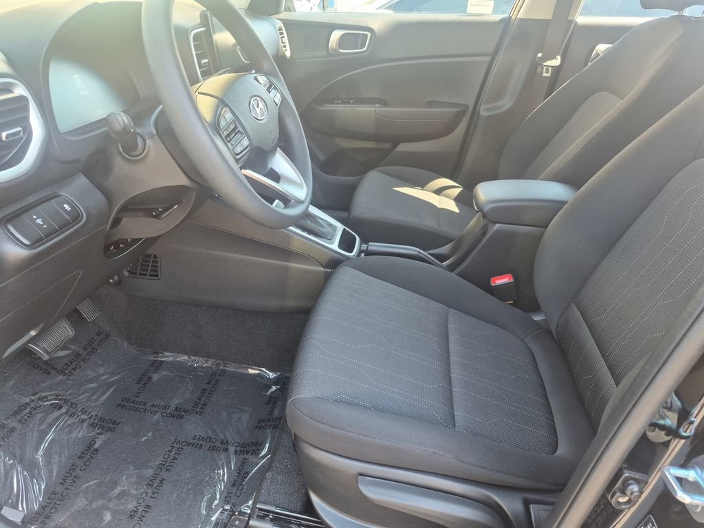 Used 2026 Hyundai Venue SE FWD image 10