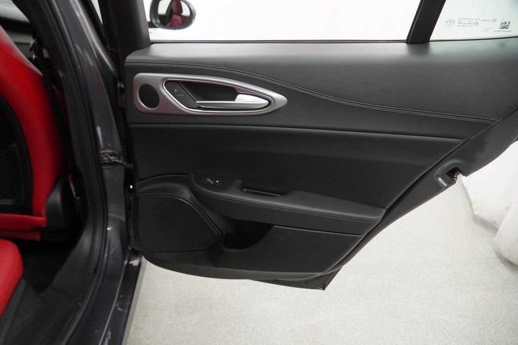 Used 2024 Alfa Romeo Giulia Veloce image 43