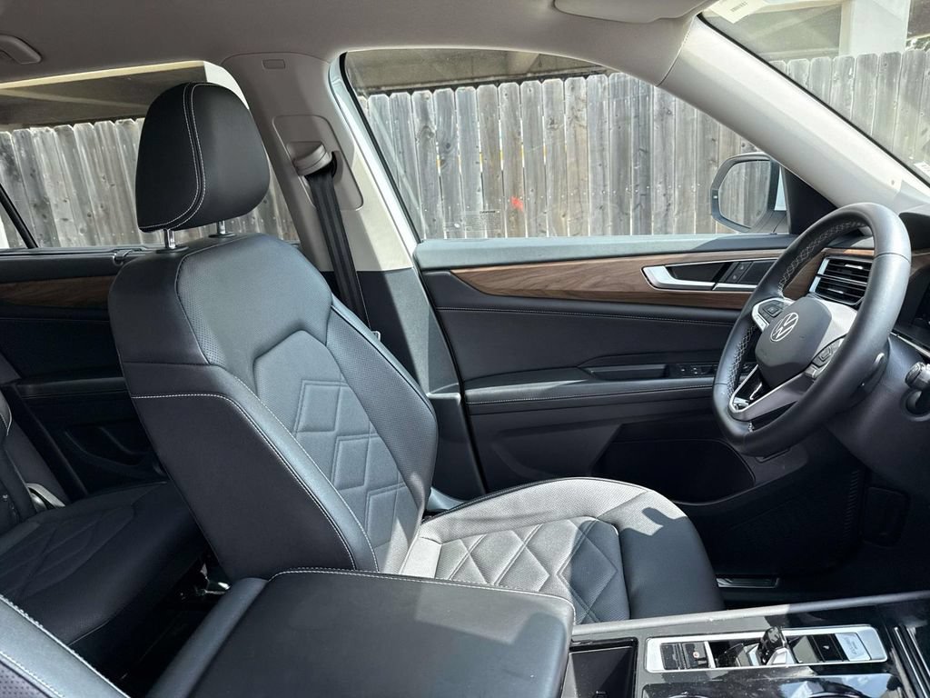 Used 2025 Volkswagen Atlas SE FWD image 10