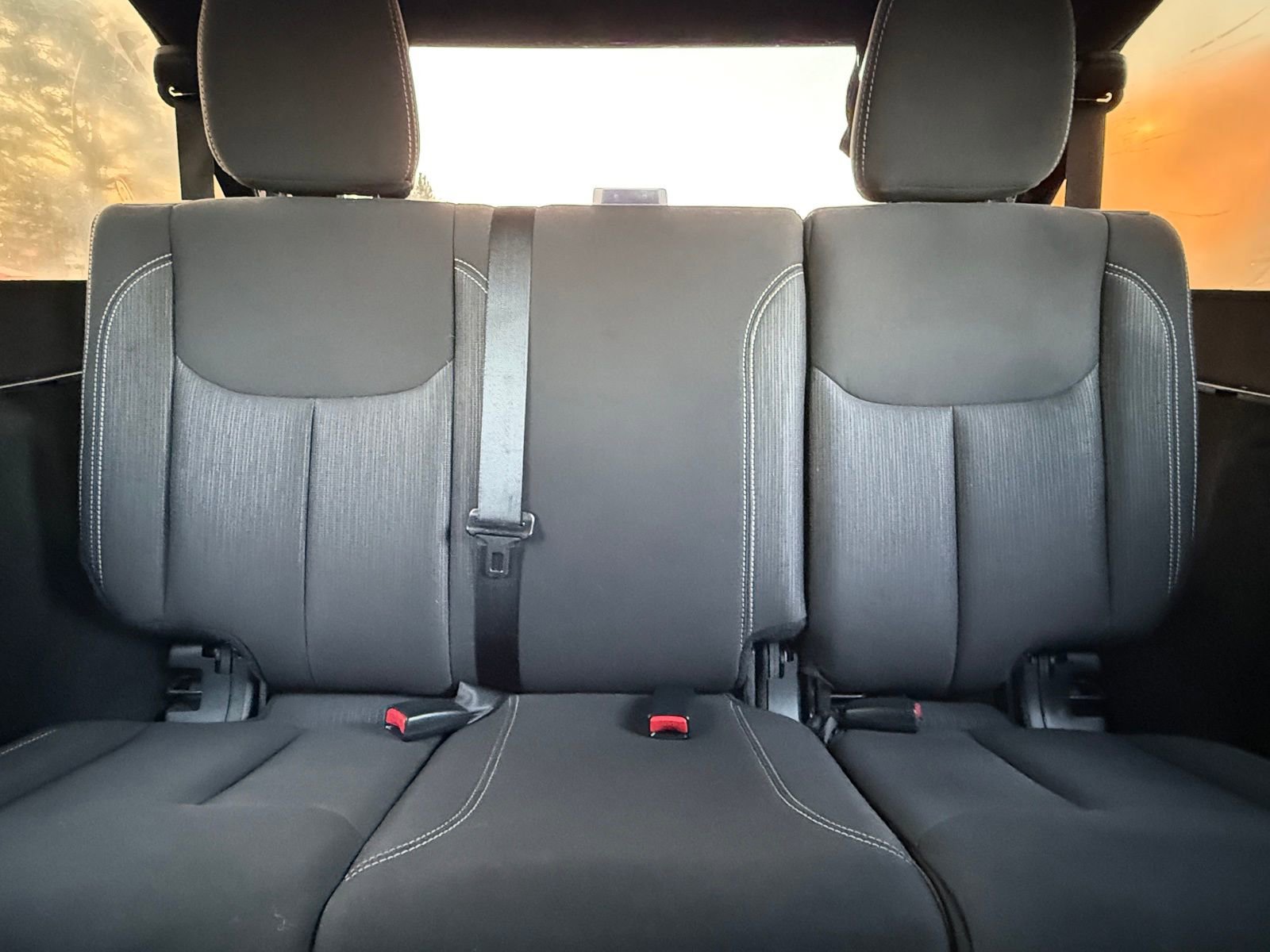 Used 2016 Jeep Wrangler Unlimited Sahara w/ Connectivity Group image 37