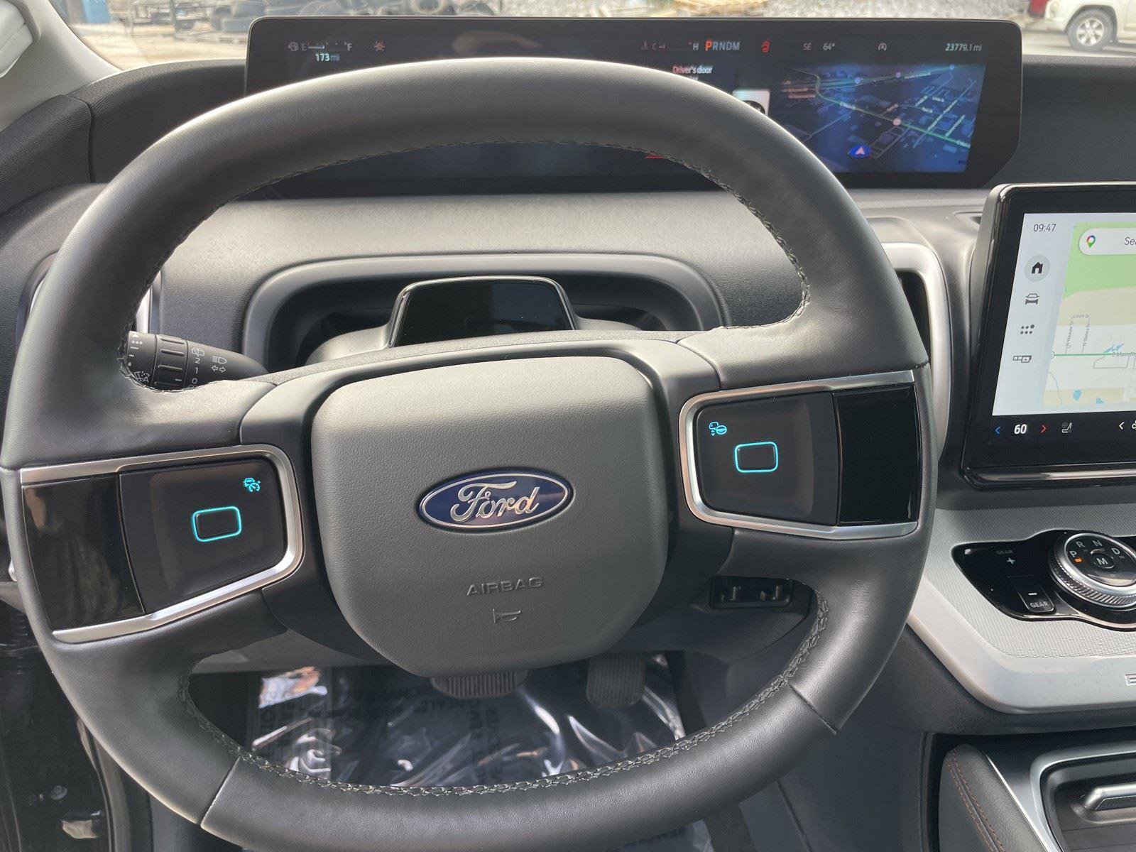 Used 2025 Ford Expedition Active AWD/4WD image 12