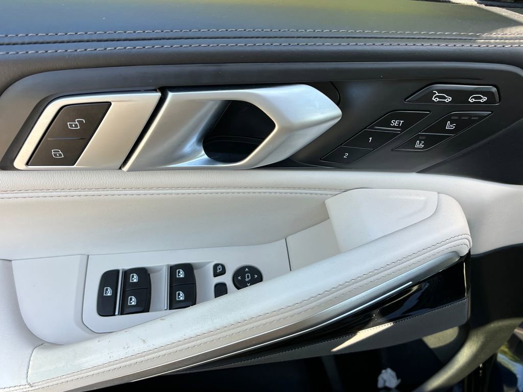 Used 2021 BMW X6 M50i w/ Executive Package AWD/4WD image 12