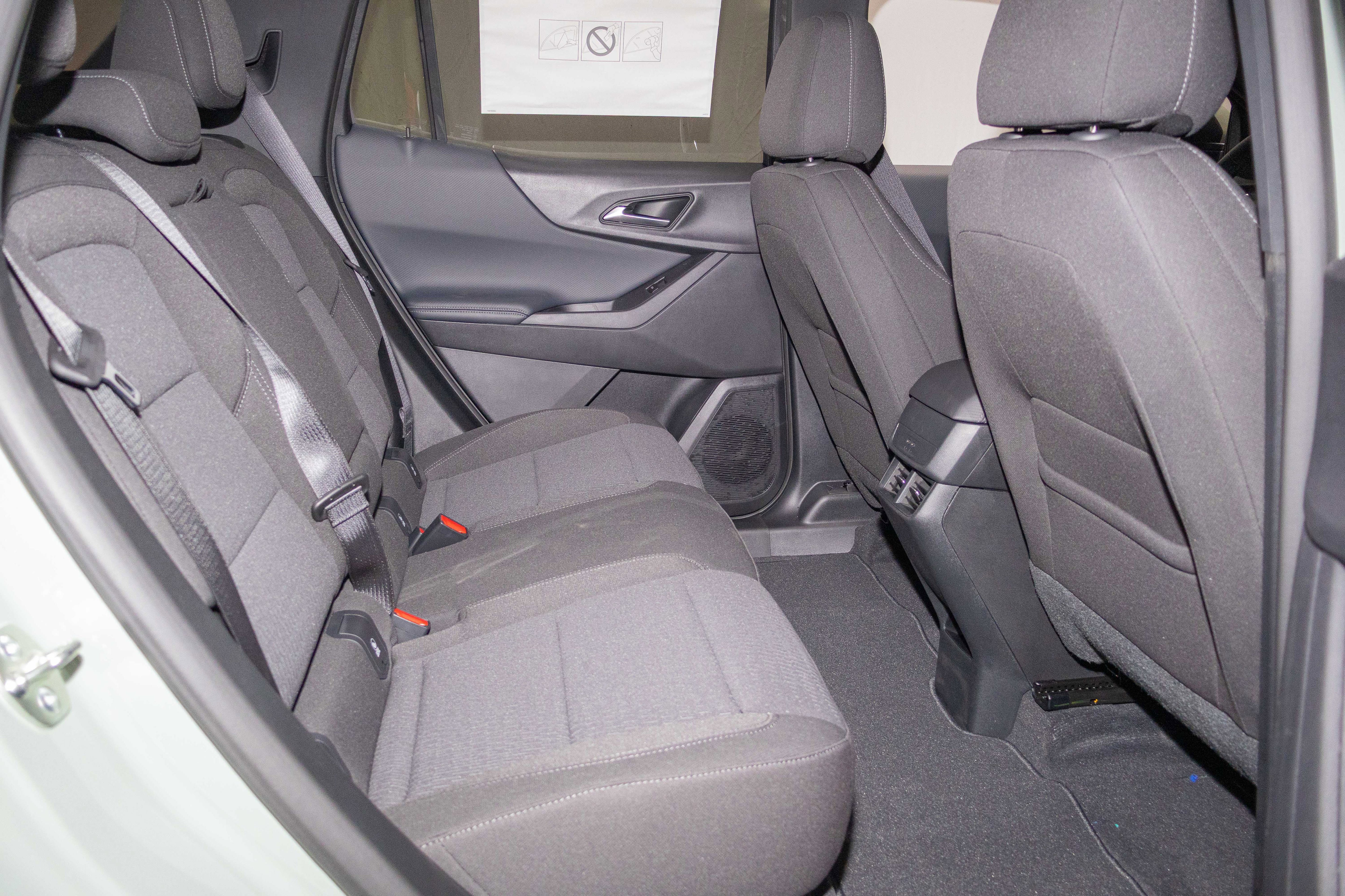 New 2026 Chevrolet Equinox LT FWD image 11