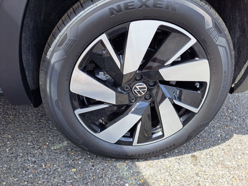 New 2026 Volkswagen Atlas Cross Sport SE image 20