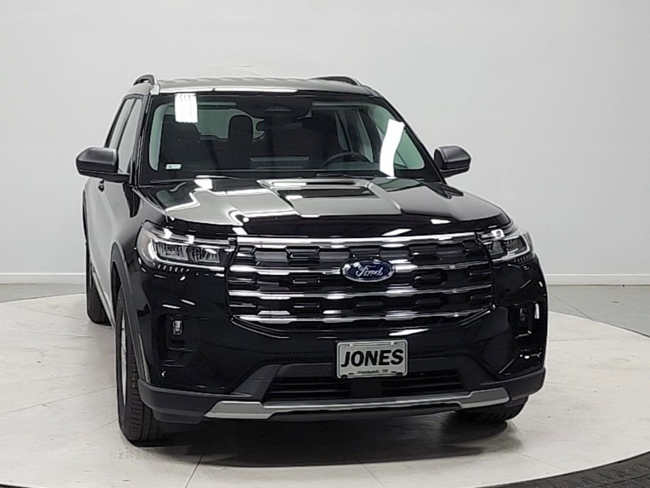 New 2026 Ford Explorer Active w/ Active Comfort Package image 2