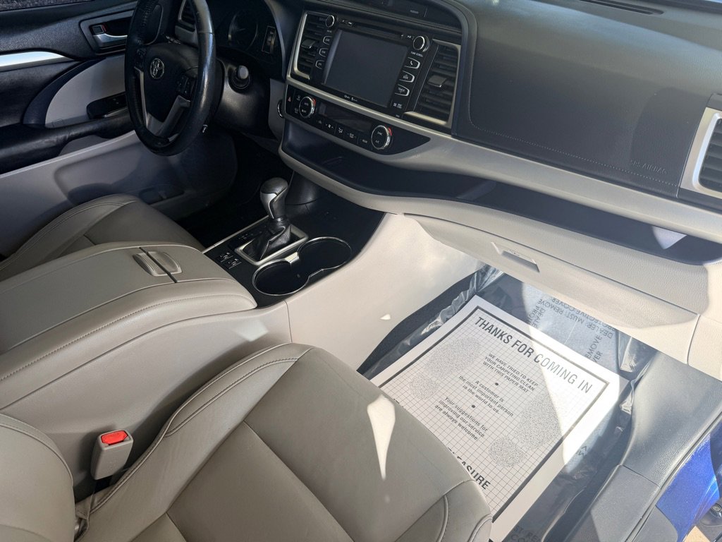 Used 2015 Toyota Highlander XLE image 24