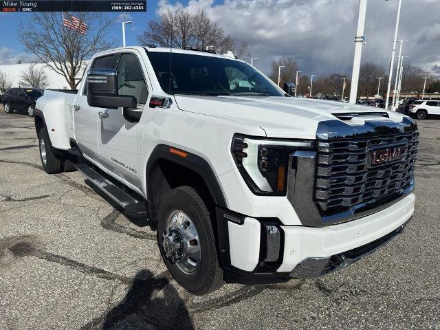 New 2026 GMC Sierra 3500 Denali w/ Denali Reserve Package image 10