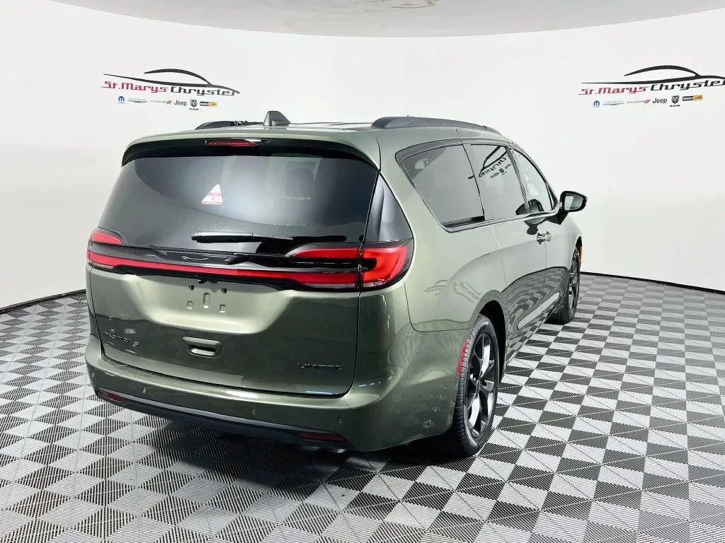 New 2027 Chrysler Pacifica Limited w/ Family Tech Group FWD image 8