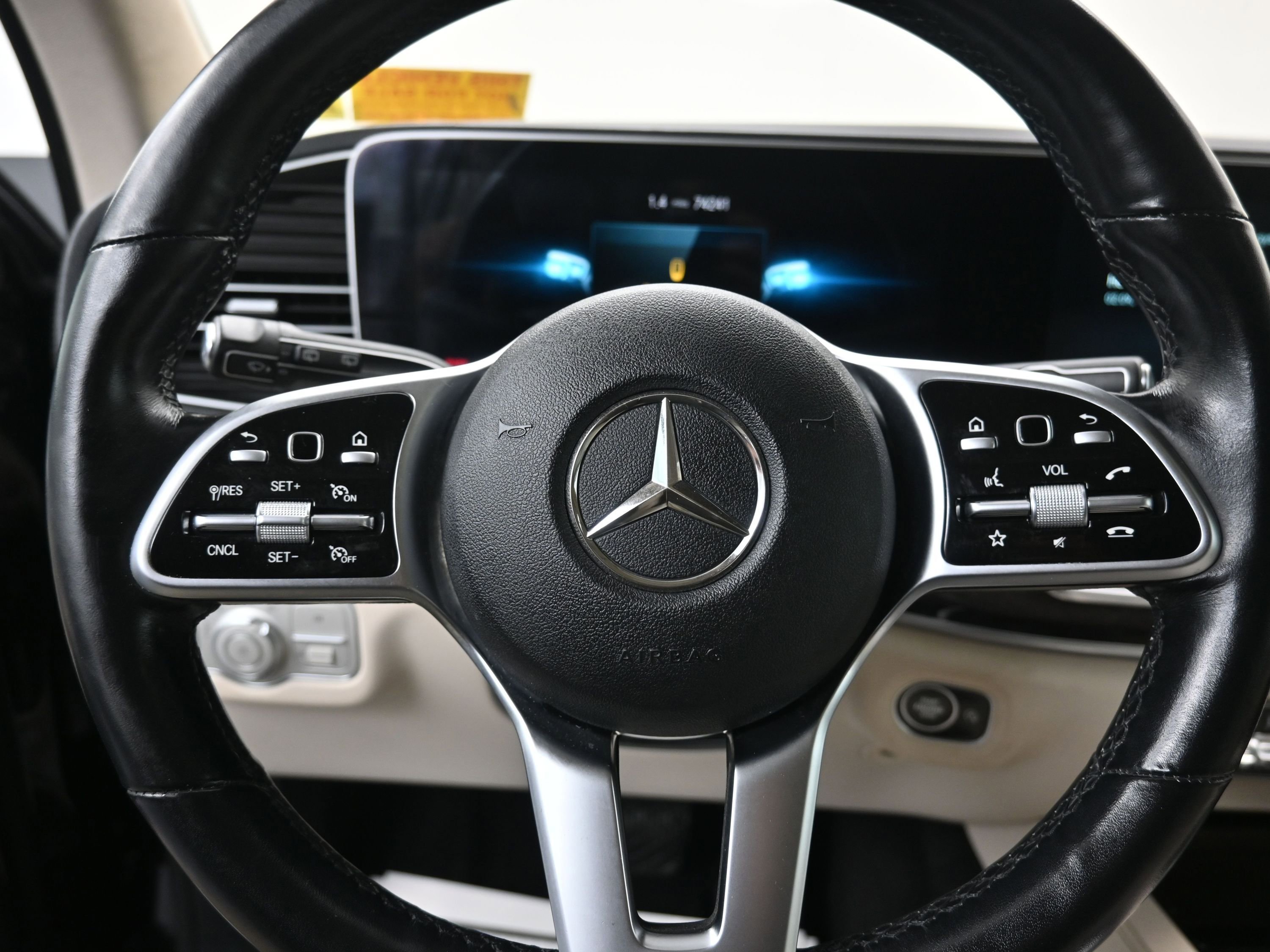 Used 2021 Mercedes-Benz GLS 450 4MATIC image 21