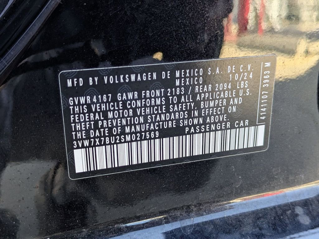 Used 2025 Volkswagen Jetta SE image 32