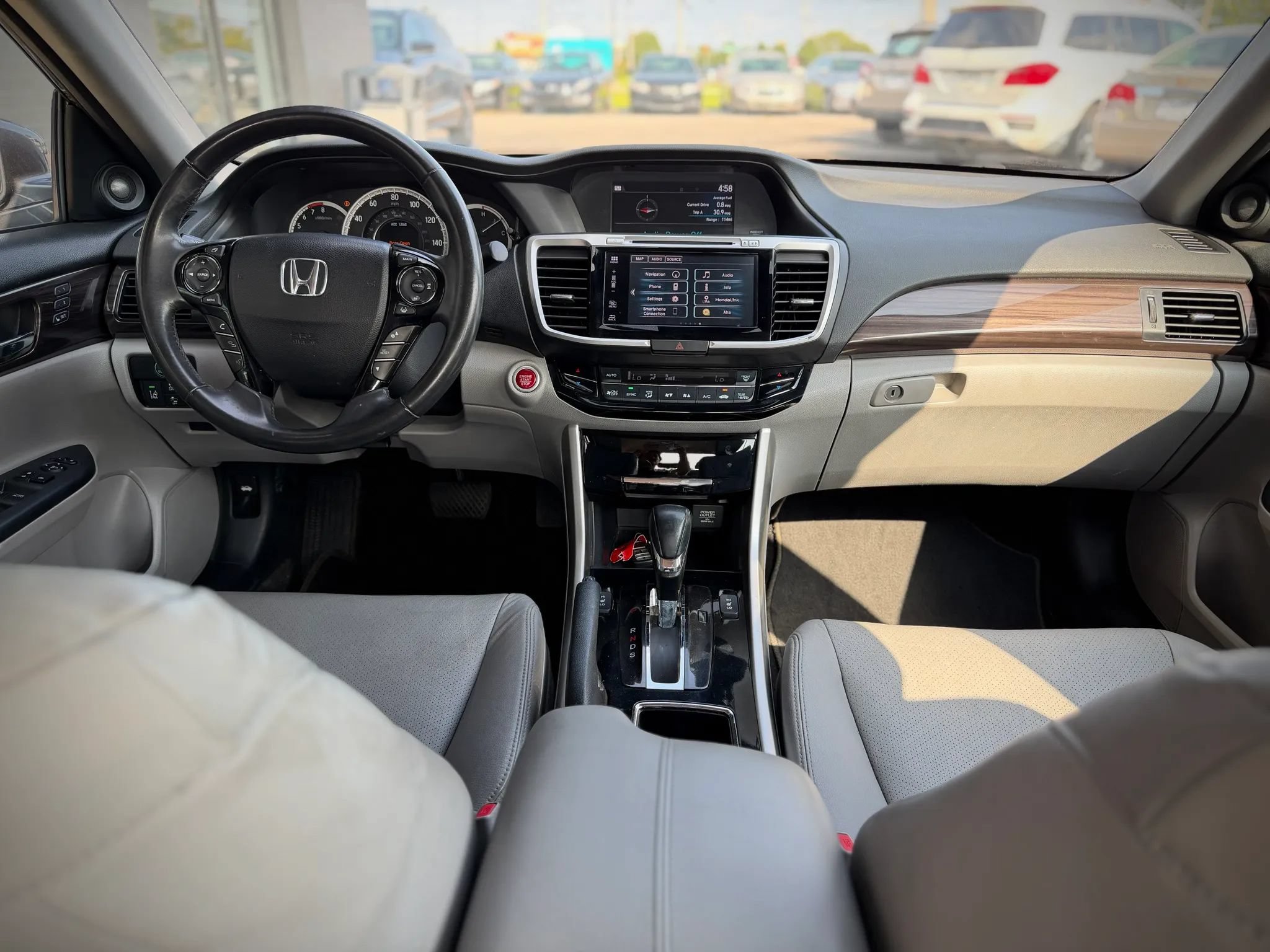 Used 2017 Honda Accord EX-L image 10