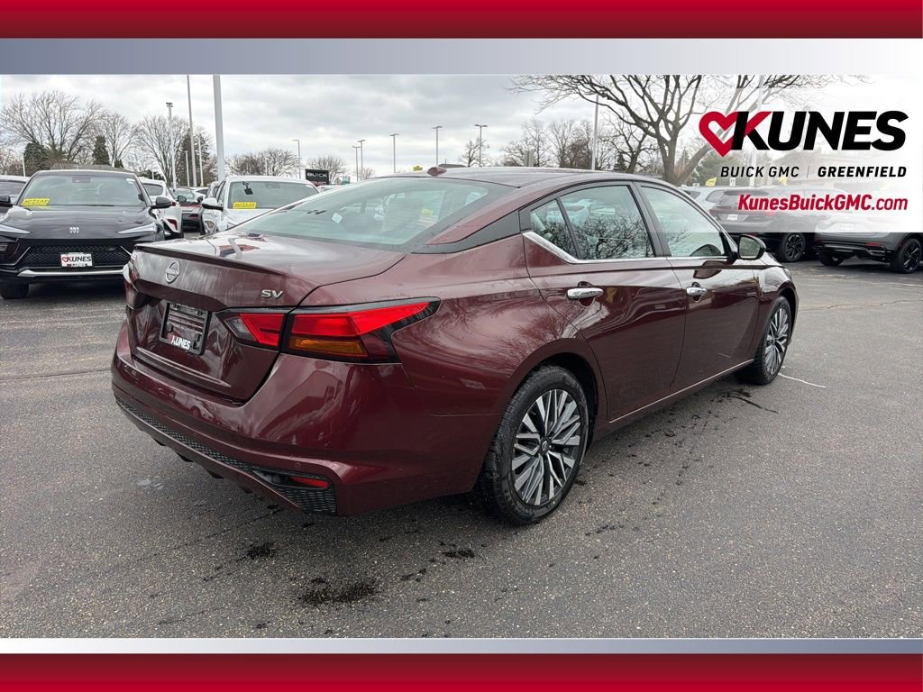 Used 2024 Nissan Altima 2.5 SV image 5