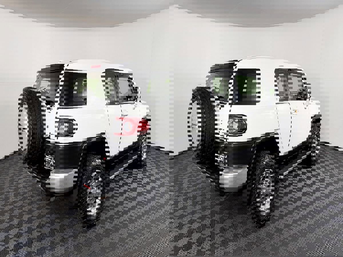 Used 2013 Toyota FJ Cruiser 4WD image 8