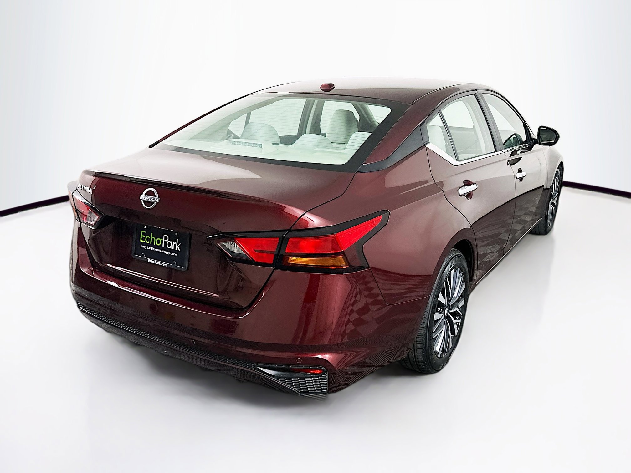 Used 2025 Nissan Altima 2.5 SV image 9