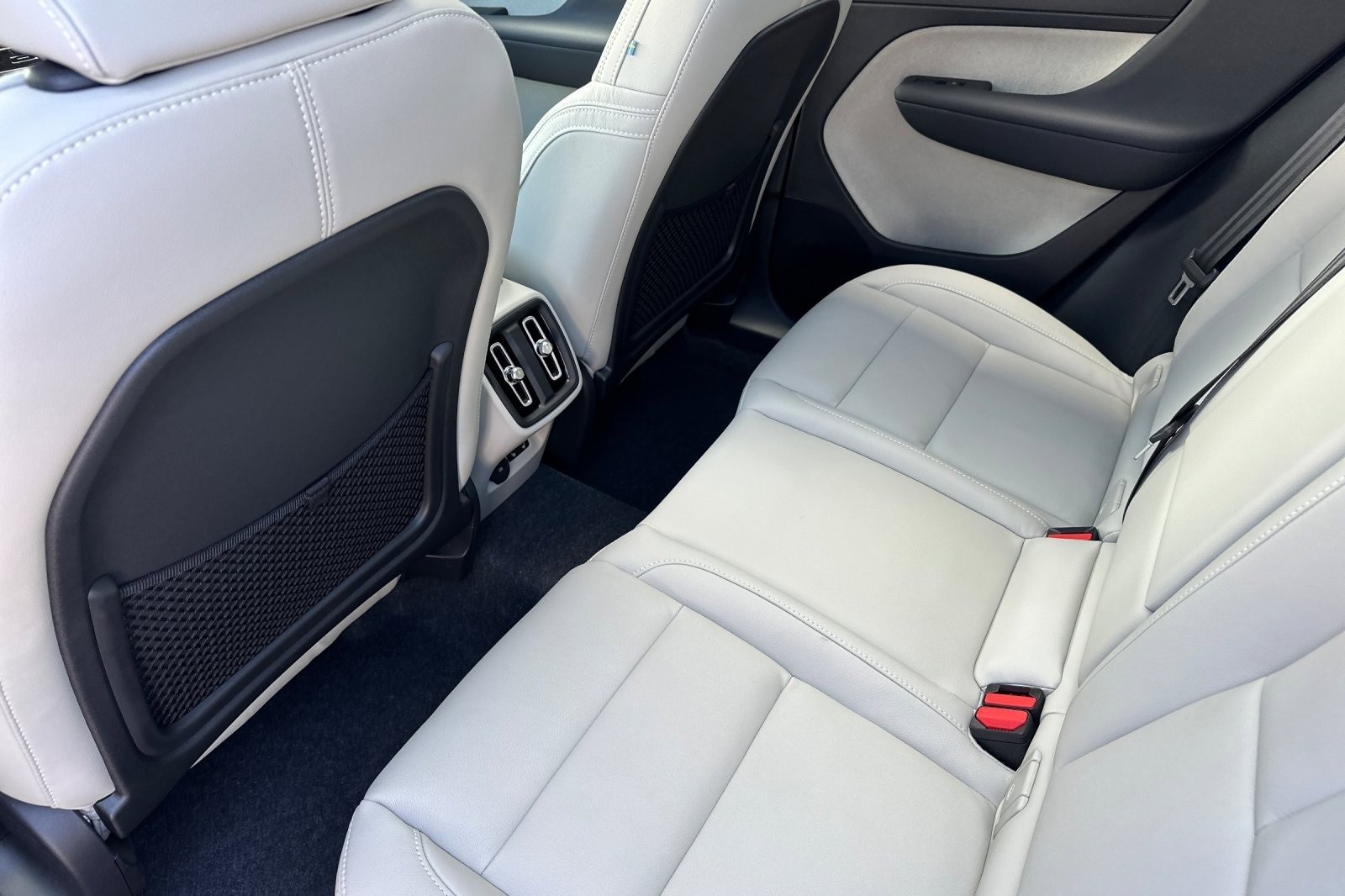 New 2026 Volvo XC40 B5 Plus w/ Protection Package Premier image 4