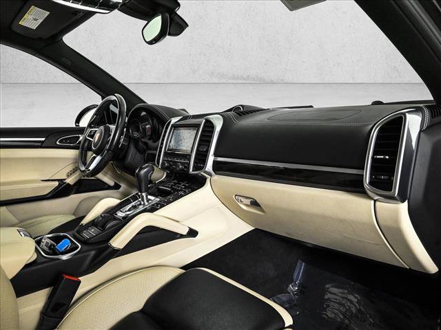 Used 2016 Porsche Cayenne S image 23