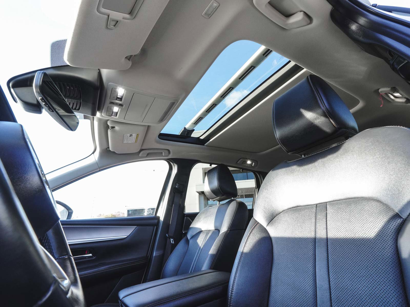 Used 2024 MAZDA CX-90 Plug-In Hybrid w/ Premium Pkg image 29