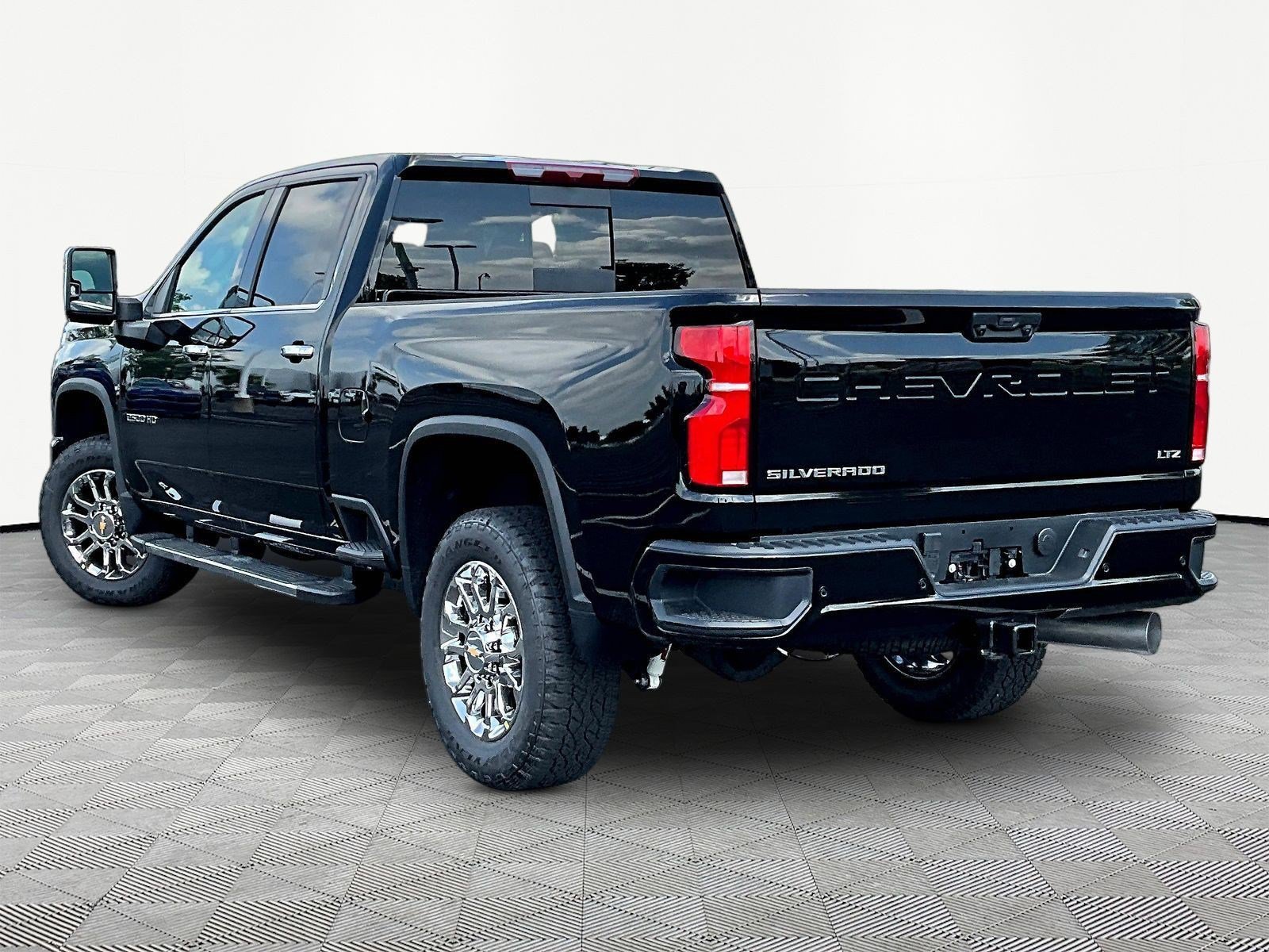 New 2026 Chevrolet Silverado 2500 LTZ w/ Z71 Chrome Sport Edition AWD/4WD image 4