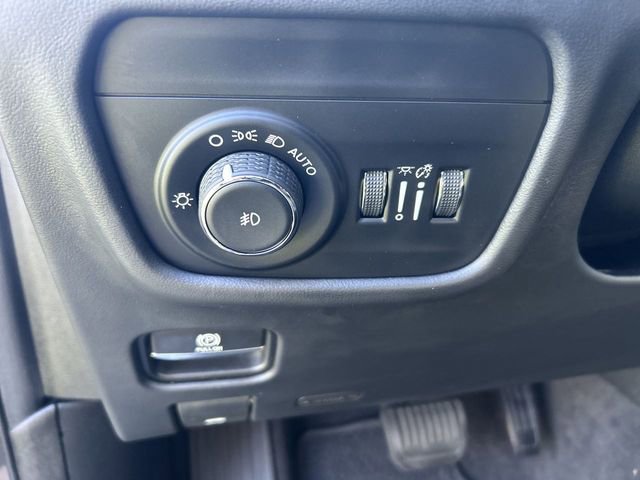 Used 2022 Jeep Grand Cherokee Summit AWD/4WD image 17