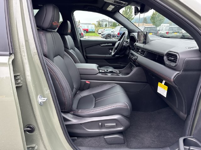 Used 2026 Honda Pilot TrailSport image 10